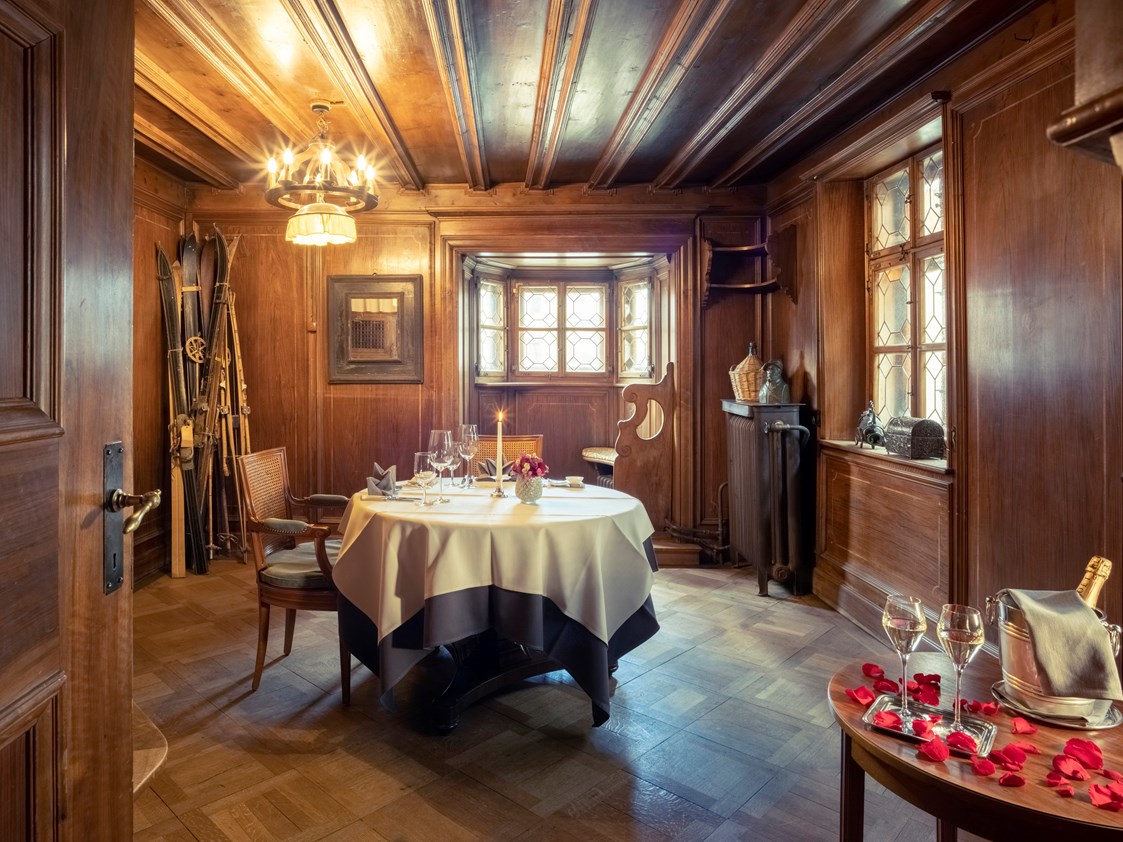 Luxushotel: Candle Light Dinner im Gredig Stübli - Grand Hotel Kronenhof