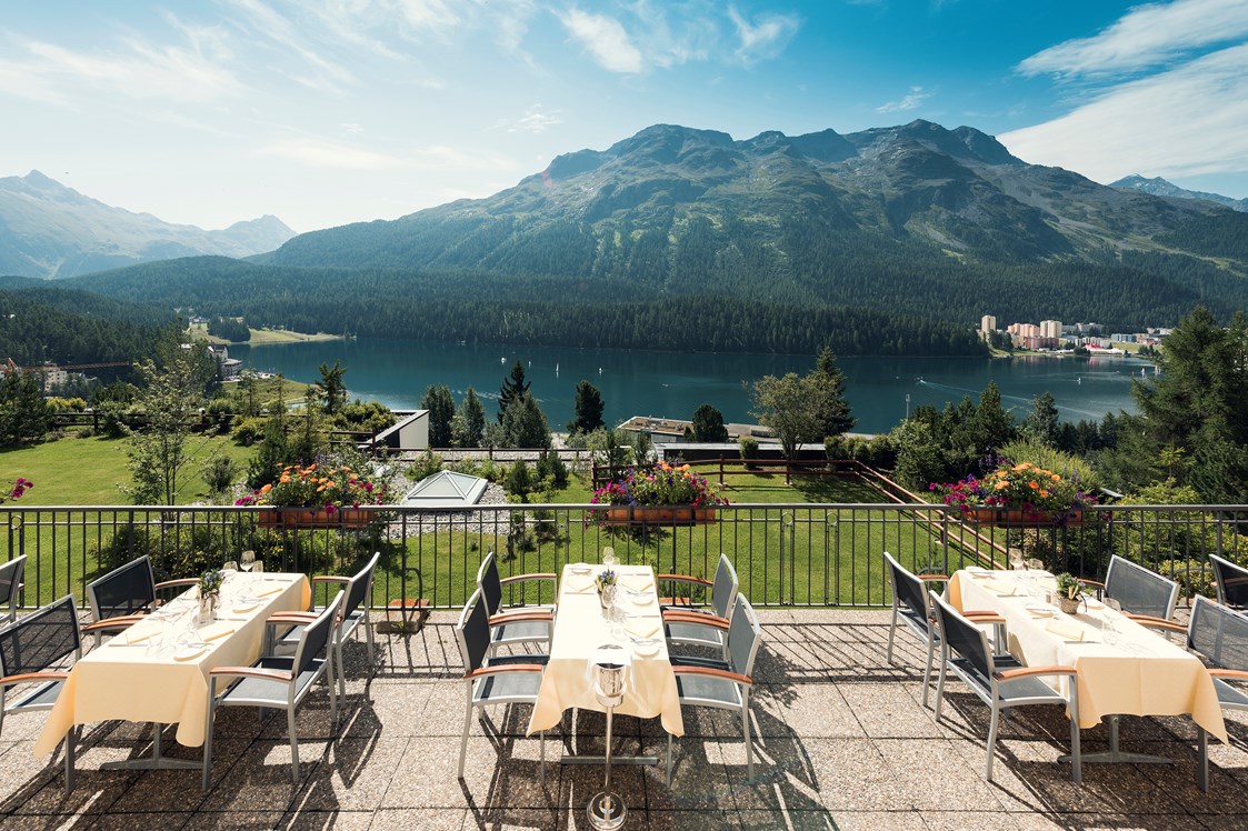 Luxushotel: Terrasse The Pizzeria - Kulm Hotel St. Moritz