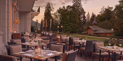 Luxusurlaub - Bar: Poolbar - Waldhaus Flims - Siam Terrasse - Waldhaus Flims Wellness Resort