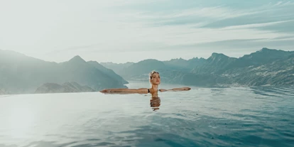 Luxusurlaub - Zug-Stadt - Outdoor Pool - Hotel Villa Honegg