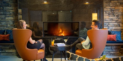 Luxusurlaub - Parkplatz: gebührenpflichtig in Gehweite - Hotelbar - Walliserhof Grand-Hotel & Spa