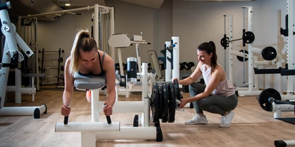 Luxusurlaub - Parkplatz: gebührenpflichtig in Gehweite - Fitness - Walliserhof Grand-Hotel & Spa