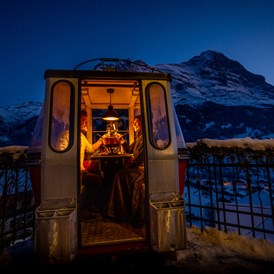Luxushotel: Fondue Gondel: für ein romantisches Tête-à-Tête - Belvedere Swiss Quality Hotel Grindelwald