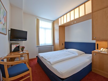 Hotel Schweizerhof Zimmerkategorien Kleines Doppelzimmer Glüna