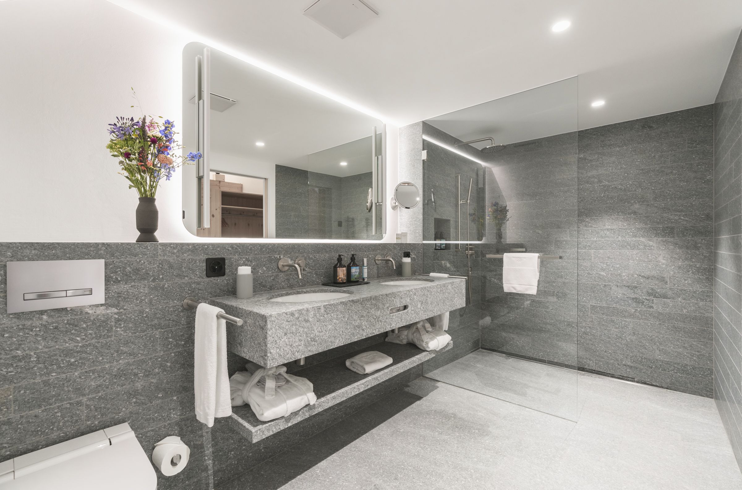 Luxushotel: Badezimmer - Parkhotel Margna