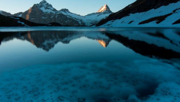 Valsana Hotel Arosa Ausflugsziele Adrenalin-Kick: Eisbaden im Untersee
