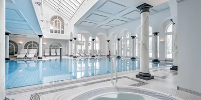 Luxusurlaub - Kappl (Kappl) - Hallenbad mit Whirlpool - Relais & Châteaux Chasa Montana