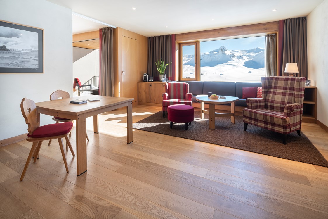 Luxushotel: Suite Wohnbereich, Winter - Frutt Mountain Resort
