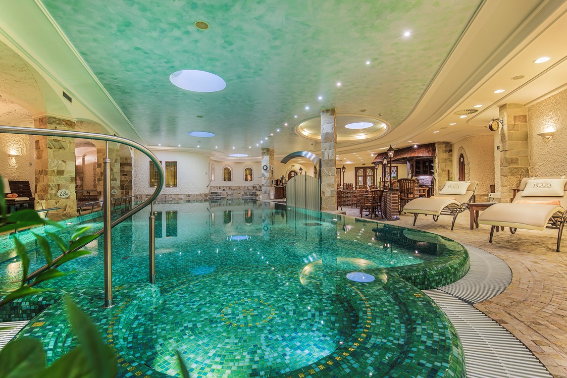 Luxushotel: Pool Bereich - Carlsbad Plaza Medical Spa & Wellness Hotel