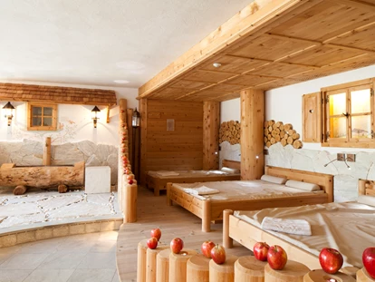 Luxusurlaub - Sen Jan di Fassa - Wasserbetten-Schlummerecke - Cendevaves Alpine Silence Hotel