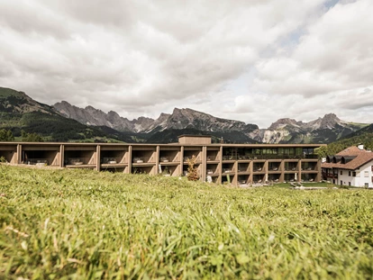 Luxusurlaub - Sen Jan di Fassa - Hotel im Sommer - Cendevaves Alpine Silence Hotel