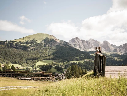 Luxusurlaub - Sen Jan di Fassa - Hotel und Umgebung - Cendevaves Alpine Silence Hotel