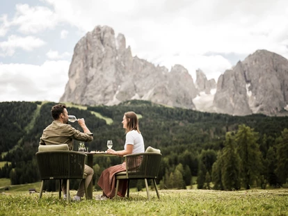 Luxusurlaub - Sen Jan di Fassa - Romantisches Picknick - Cendevaves Alpine Silence Hotel
