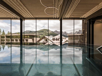 Luxusurlaub - Sen Jan di Fassa - Indoor Skypool - 29° - Cendevaves Alpine Silence Hotel