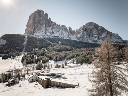 Luxusurlaub - Sen Jan di Fassa - Hotel und Umgebung - Cendevaves Alpine Silence Hotel