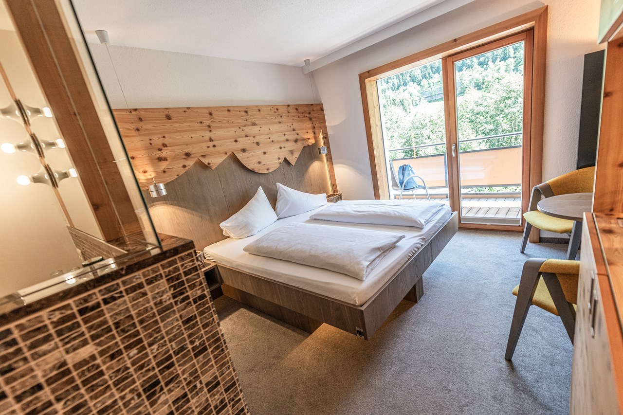 Dips & Drops | Sports · Hotel · Bistro Zimmerkategorien Double casual