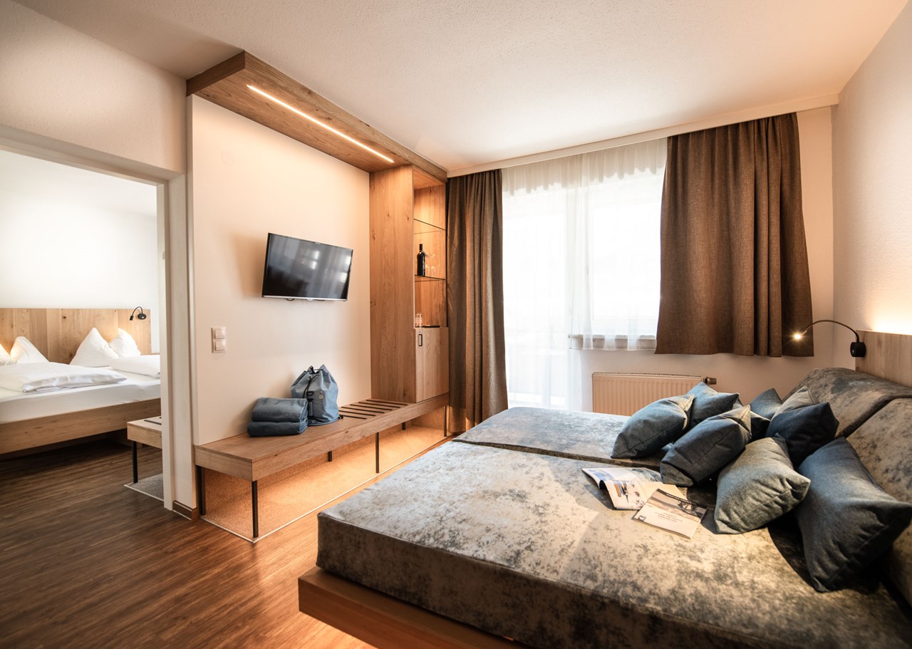 Dips & Drops | Sports · Hotel · Bistro Zimmerkategorien Family & Friends