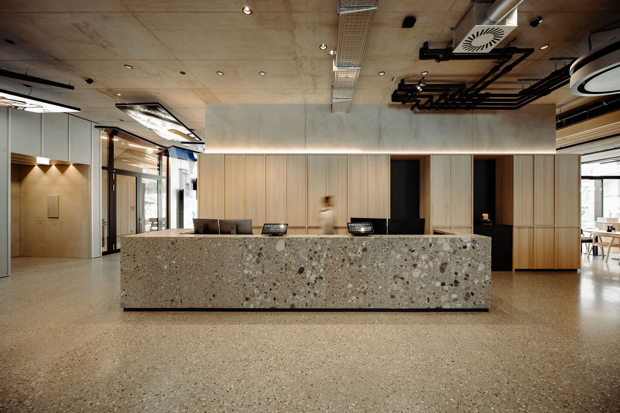 Luxusurlaub - Verpflegung: Vollpension - Österreich - Rezeption - Dips & Drops | Sports · Hotel · Bistro