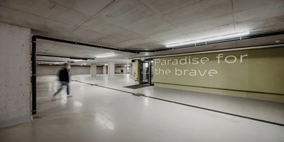 Luxusurlaub - Hotel-Schwerpunkt: Luxus & Sport - Garage - Dips & Drops | Sports · Hotel · Bistro