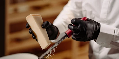 Luxusurlaub - Hotel-Schwerpunkt: Luxus & Sport - Live Cooking - Dips & Drops | Sports · Hotel · Bistro