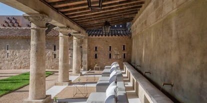 Luxusurlaub - Parkplatz: gebührenpflichtig in Gehweite - Le Prieure de Maussane. "Santa Anna/San Leon" in Maussane les Alpilles. - L'Hôtel Particulier