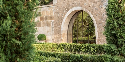 Luxusurlaub - Parkplatz: gebührenpflichtig in Gehweite - Le Prieure de Maussane. "Santa Anna/San Leon" in Maussane les Alpilles. - L'Hôtel Particulier
