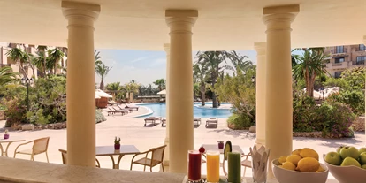 Luxusurlaub - Hotel-Schwerpunkt: Luxus & Familie - Pool Bar - Kempinski Hotel San Lawrenz
