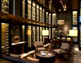 Luxushotel: The Wine Library - The Chedi Andermatt