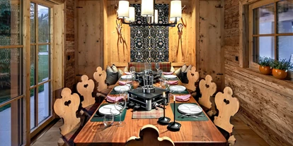 Luxusurlaub - Sen Jan di Fassa - Fondue Stube - Hotel Alpenroyal