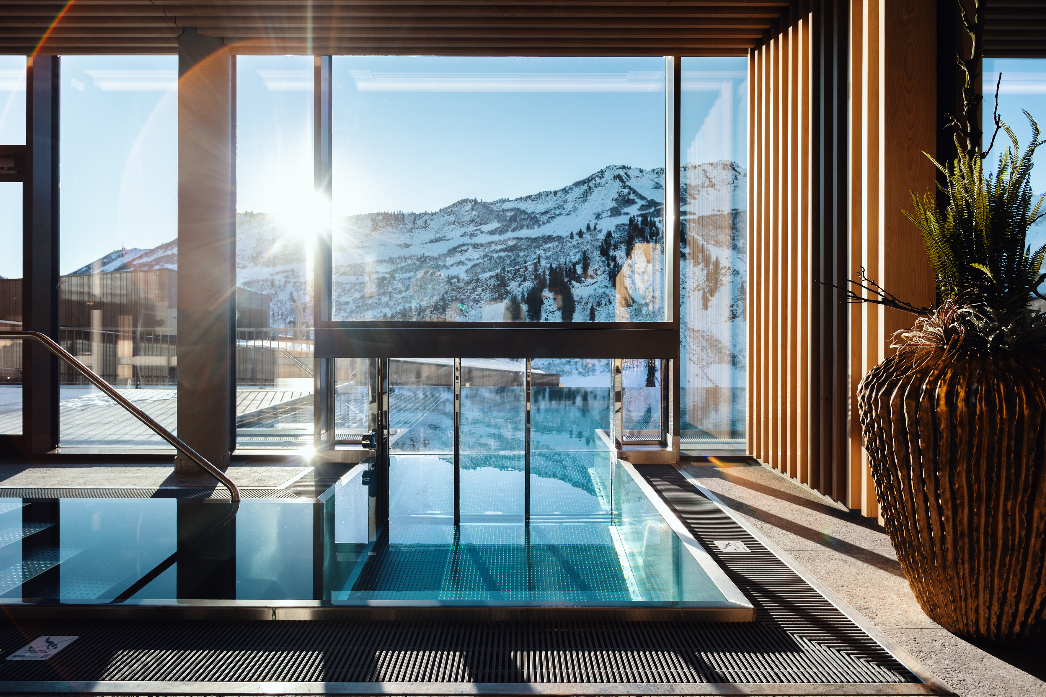 Luxusurlaub - St. Anton am Arlberg - Infinitypool  - Hotel Alpenstern