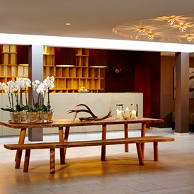 Luxushotel: Lobby, Empfang, Rezeption  - Waldhotel Stuttgart