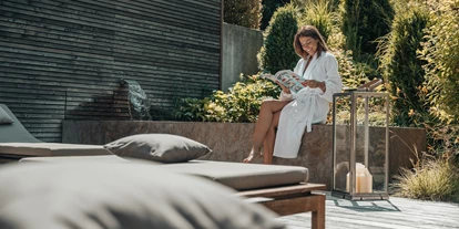Luxusurlaub - Hotel-Schwerpunkt: Luxus & Familie - Ruhebereich, Saunagarten.  - Waldhotel Stuttgart