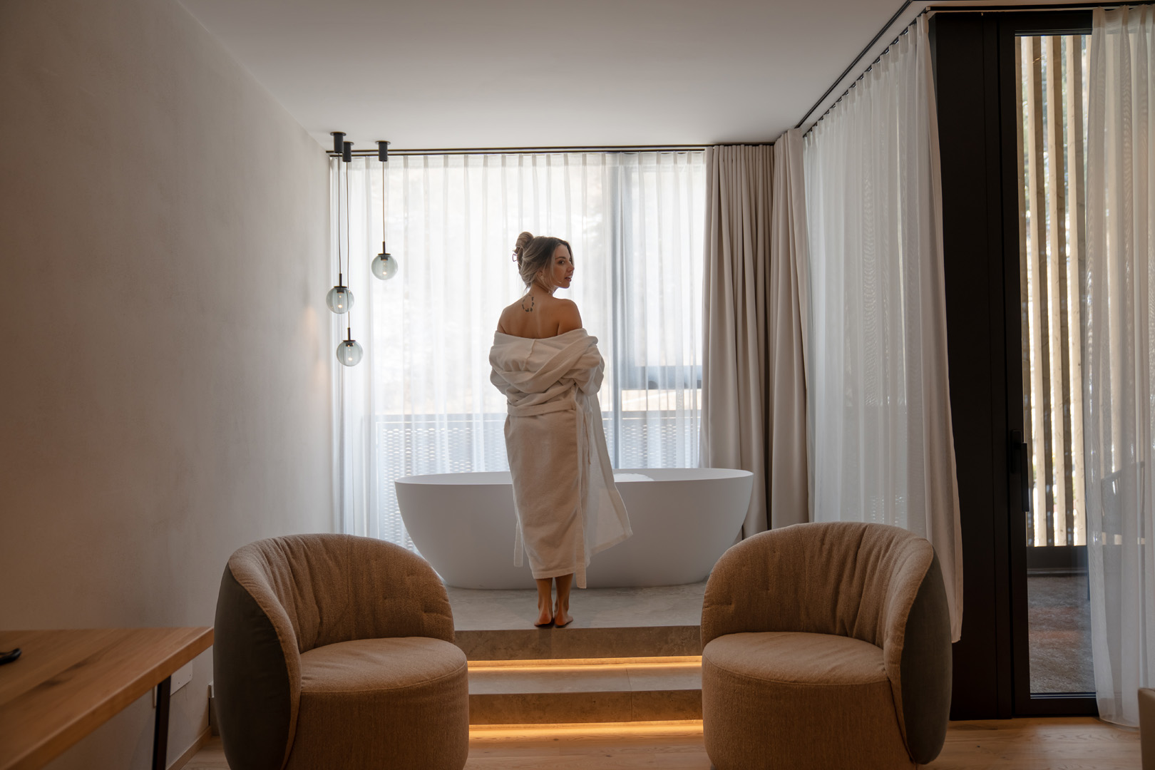 Luxusurlaub - Südtirol - Junior Suite Ortler mit freistehender Badewanne - Hotel DIE POST am Ortler