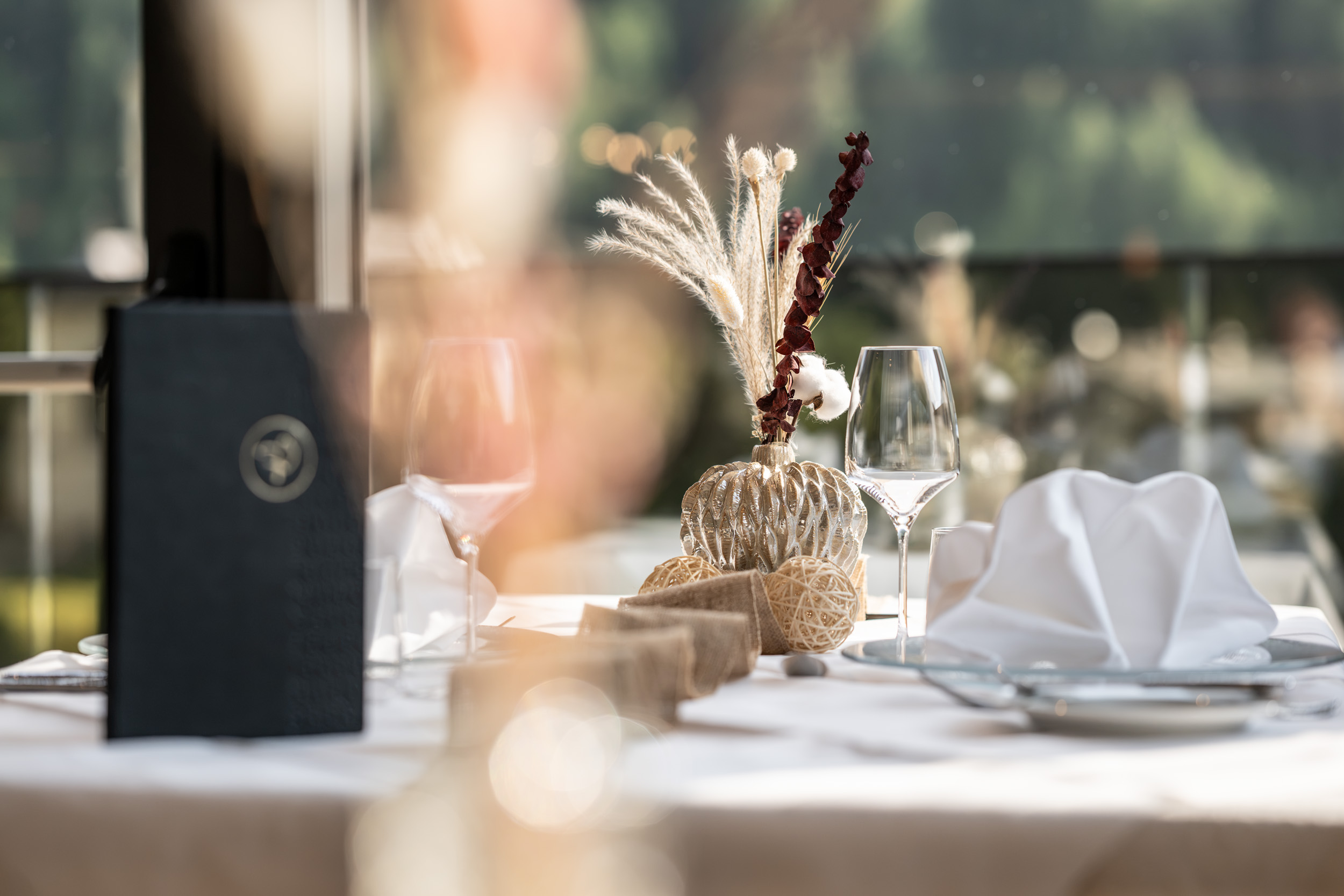 Luxushotel: Gedeckter Esstisch - Hotel DIE POST am Ortler