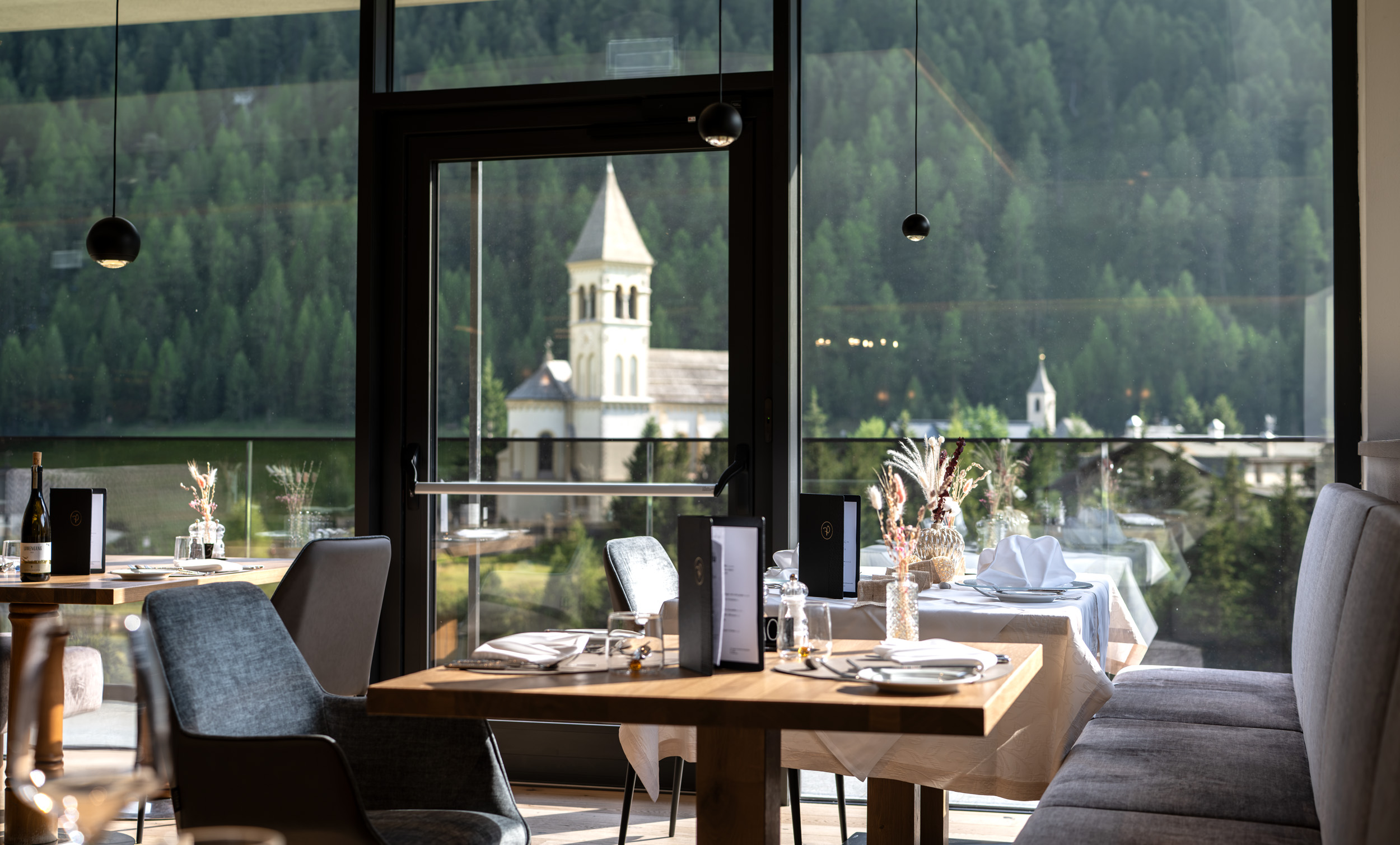 Luxushotel: Restaurant mit Panoramaausblick - Hotel DIE POST am Ortler