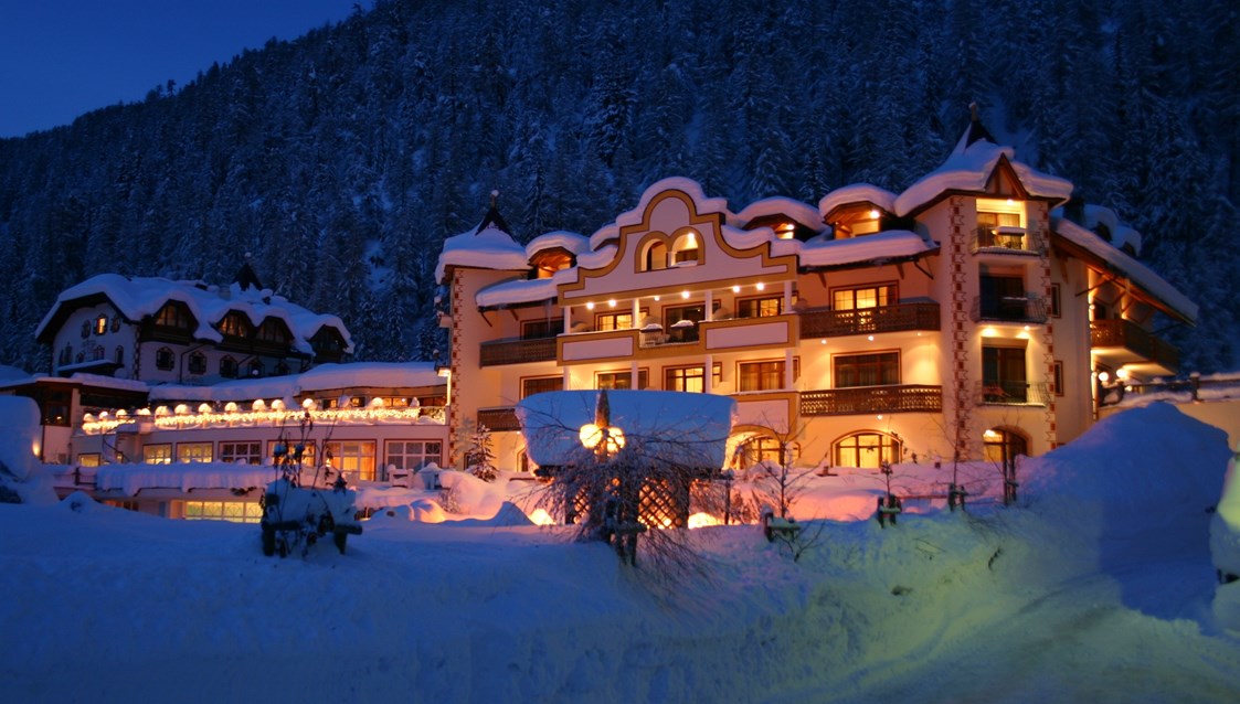 Luxushotel: Abendstimmung im Winter - Hotel Post Sulden