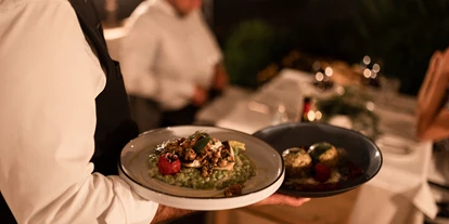 Luxusurlaub - Völlan - Mit Gault Millau, Michelin und Gambero Rosso wiederholt ausgezeichnet, ist das Südtiroler Gourmet-Restaurant Hanswirt in Rabland in den gängigen Restaurantführern zu Hause. Die Gastgeber kochen selbst, interpretieren alte Rezepte neu, passen sie dem Zeitgeschmack an.  - Hotel Hanswirt
