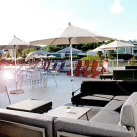 Luxushotel: Neue Relax-Loungen auf der Sonnenterrasse im REDUCE Hotel Vital ****S - REDUCE Hotel Vital ****S
