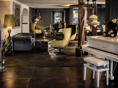 Luxusurlaub - Sen Jan di Fassa - Künstler Lounge für Deine Goldene Auszeit in den Bergen - Alpin Garden Luxury Maison & Spa