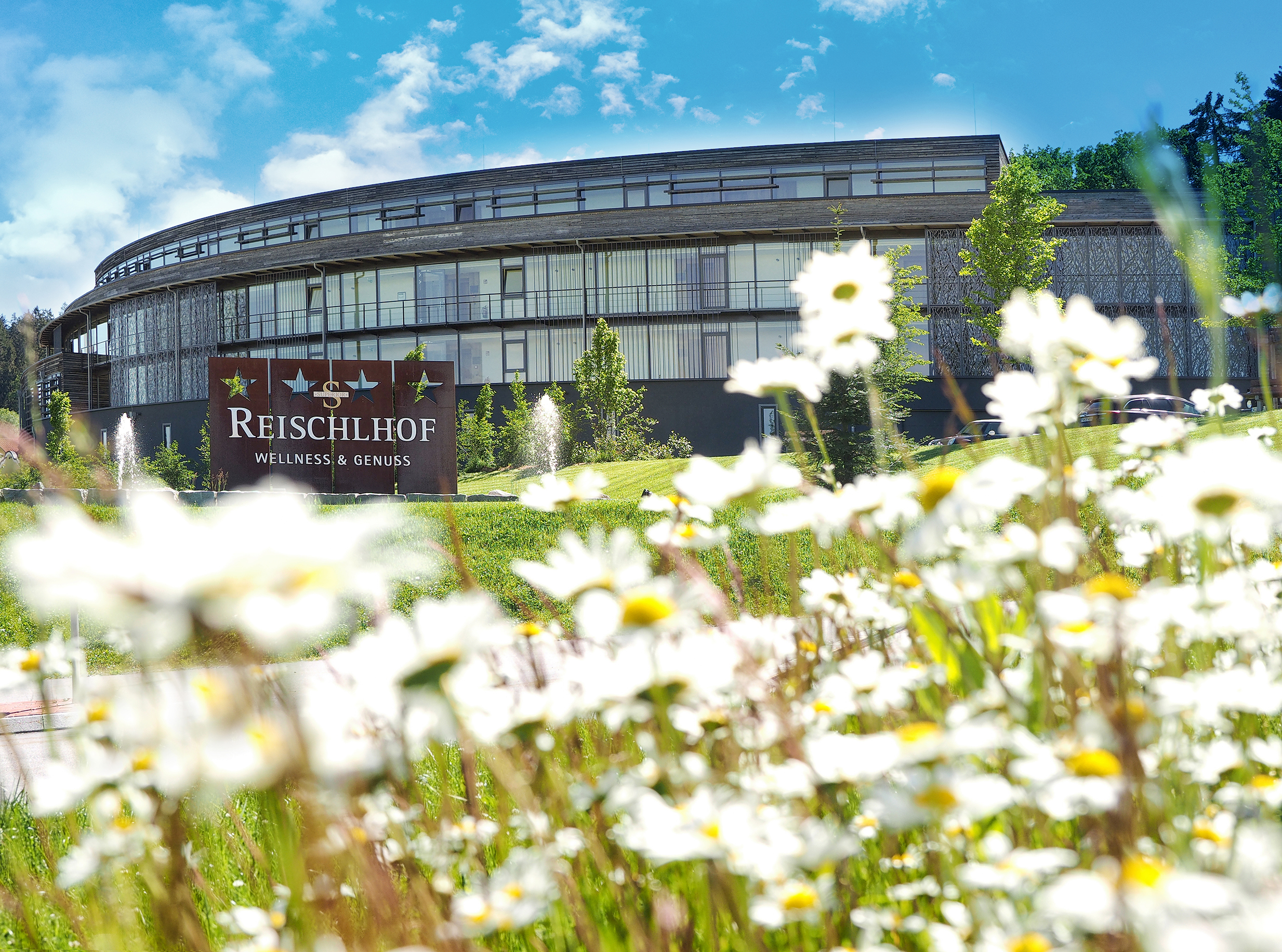 Luxushotel: Außenansicht im Sommer - Wellness & Naturresort Reischlhof - Wellness & Naturresort Reischlhof **** Superior 