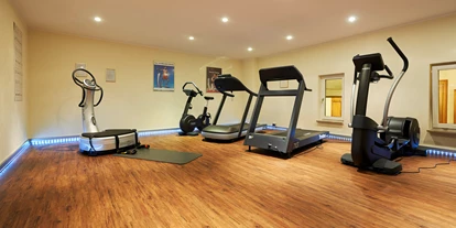 Luxusurlaub - Hirschegg (Mittelberg) - In unserem Hotel wird den Gästen ein gelungener Mix aus komfortablem Aufenthalt und körperlicher Fitness geboten. Für den Aktiven Teil sorgt das Fitnesscenter mit modernen Einzelgeräten im Cardio-, Fitness- und Funktionsbereich. Die Fitnessgeräte stehen den Hotelgästen täglich von 8.00 bis 20.00 Uhr zur eigenständigen Nutzung kostenfrei zur Verfügung. - Concordia Wellnesshotel & Spa