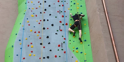 Luxusurlaub - Hotel-Schwerpunkt: Luxus & Sport - Hauseigene KLetterwand 12 Meter - Bornmühle